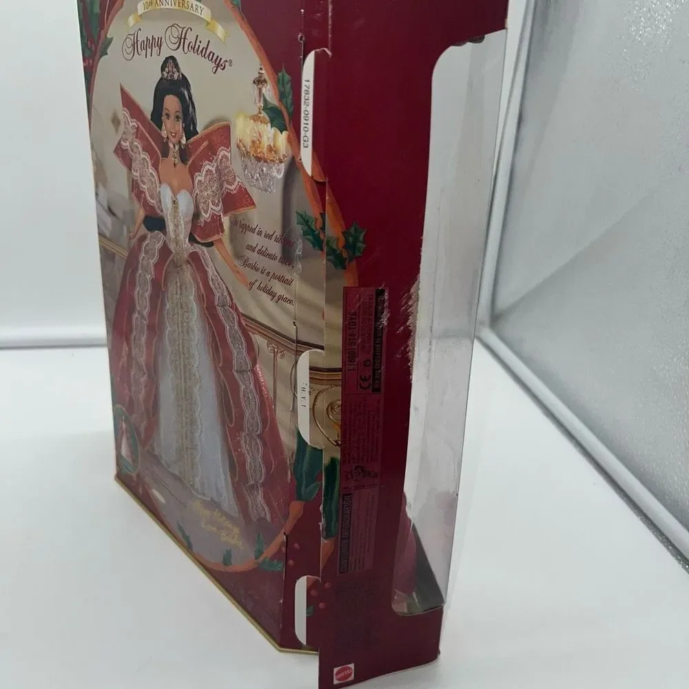 Mattel Barbie 1997 Happy Holidays Barbie, Damaged Box .. otherwise BRAND NEW